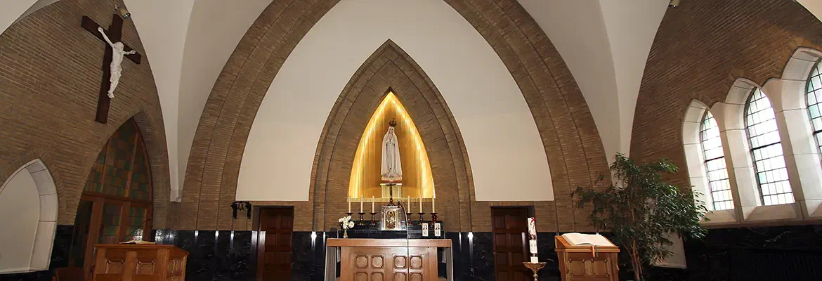 Binnenzicht op de voormalige kerk